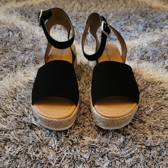 Espadrilles - BNIB - Picture 4 of 9